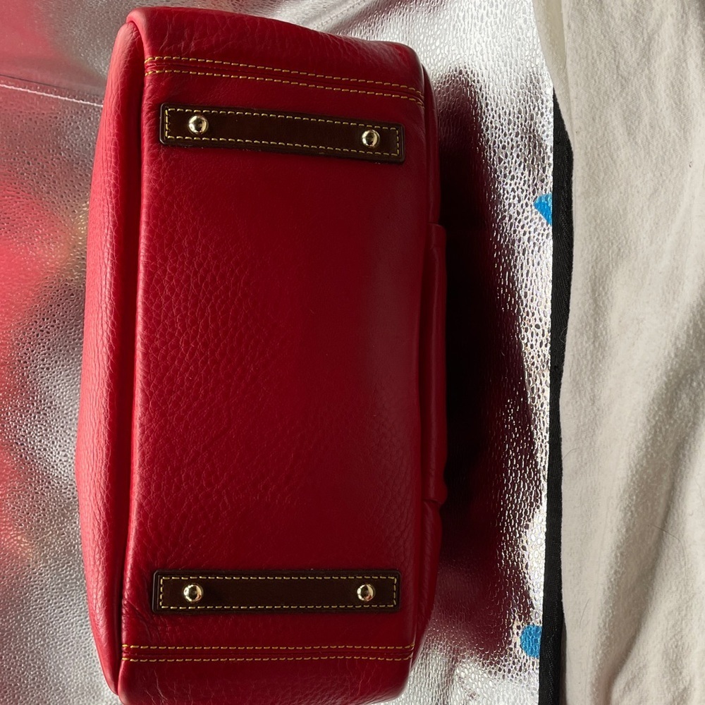 Dooney & Bourke Red Leather Shoulder Bag with Brown Accents Beautiful Dooney BIG - Picture 4 of 13